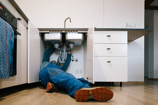Professional Emergency Plumber technician working in Castleton-on-Hudson, NY